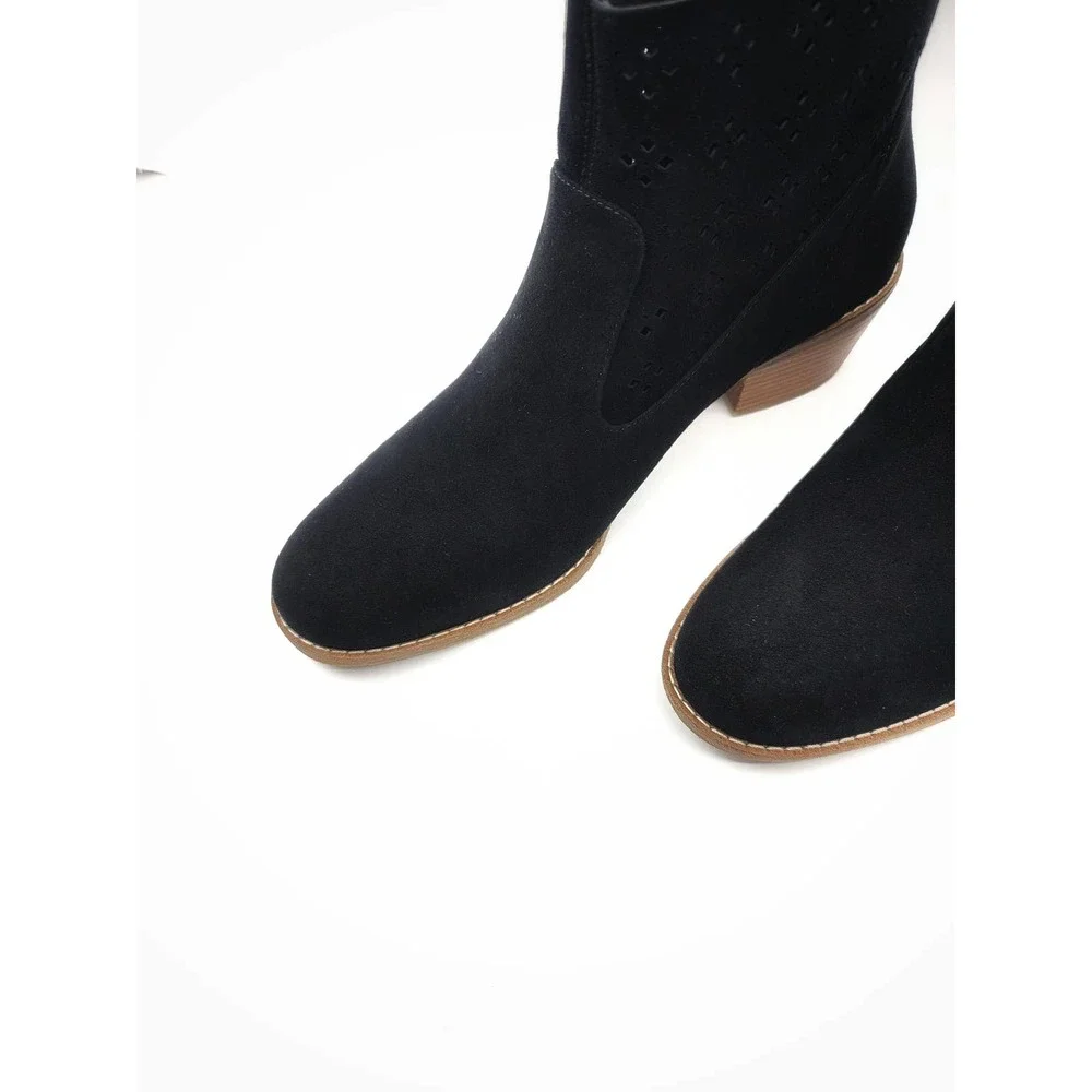 NEW COLE HAAN BLACK SUEDE LASER CUT OUT ANKLE BOOTIE - SIZE 8 - Picture 10 of 11